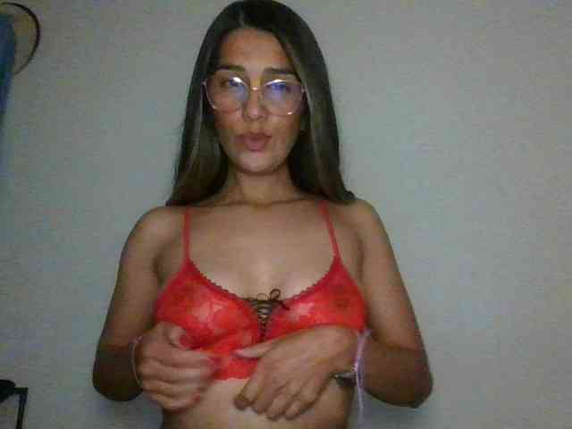 JuanaBrunette webcam