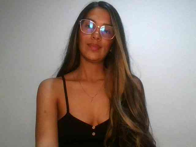 JuanaBrunette webcam