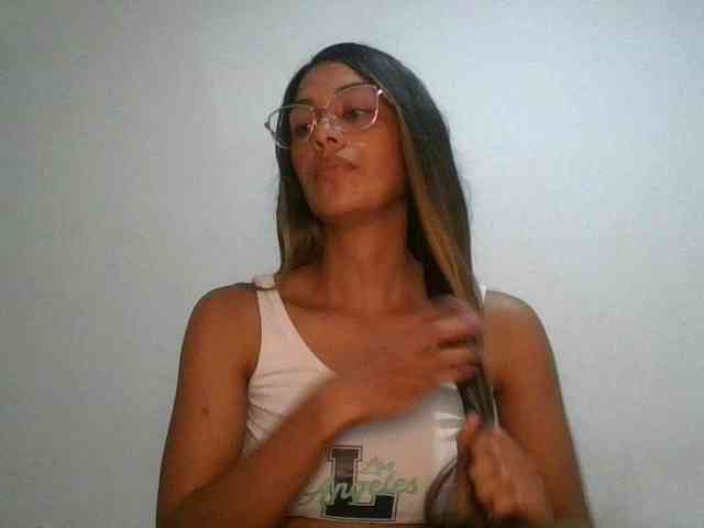 JuanaBrunette webcam