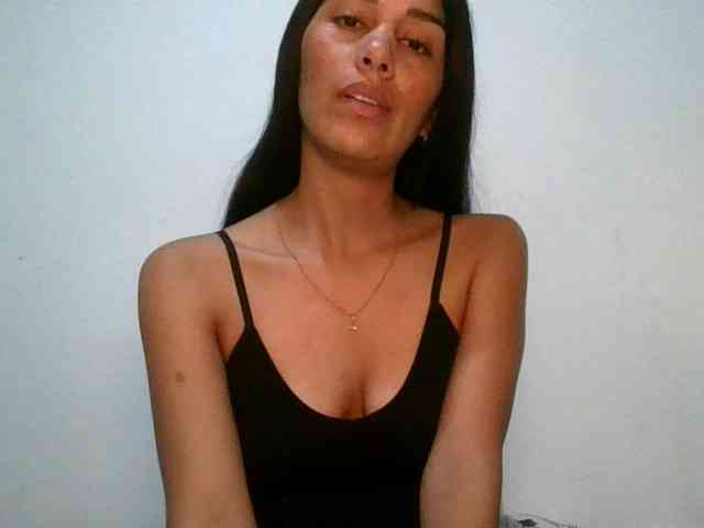 JuanaBrunette webcam