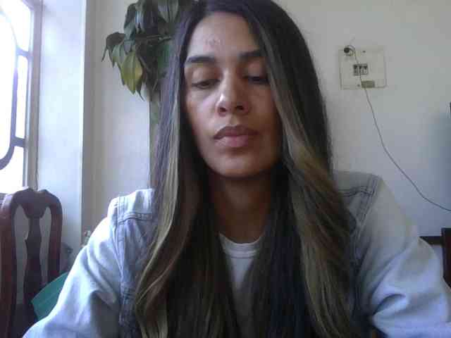 JuanaBrunette webcam