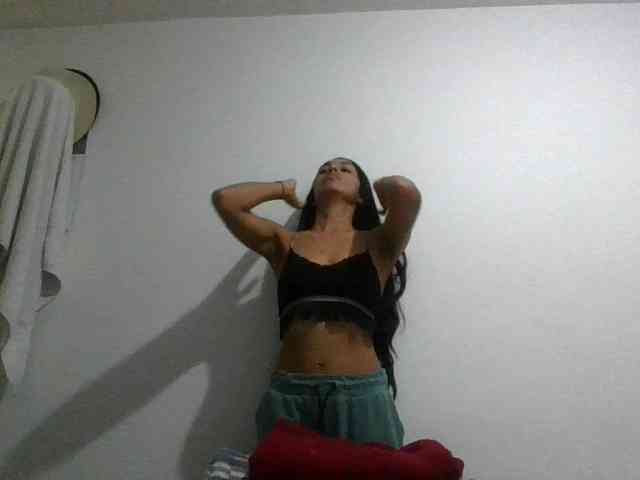 JuanaBrunette webcam