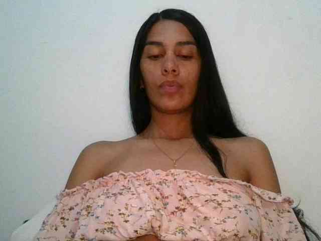 JuanaBrunette webcam