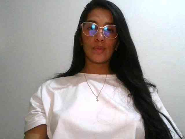 JuanaBrunette webcam