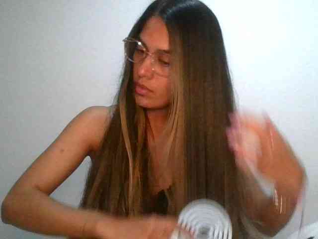 JuanaBrunette webcam