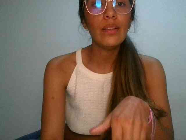 JuanaBrunette webcam