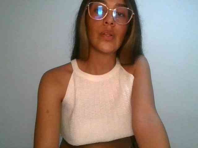 JuanaBrunette webcam