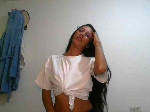 JuanaBrunette webcam