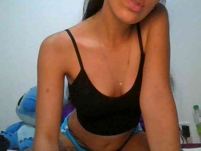 JuanaBrunette webcam