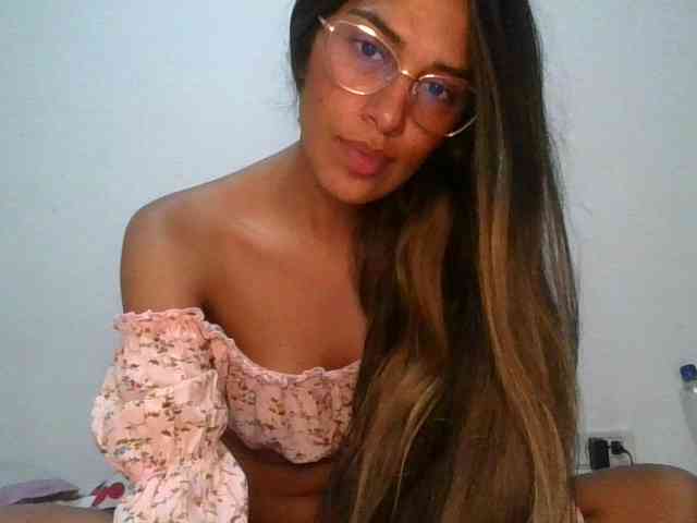 JuanaBrunette webcam