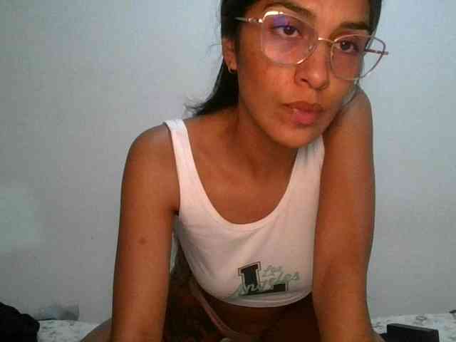 JuanaBrunette webcam