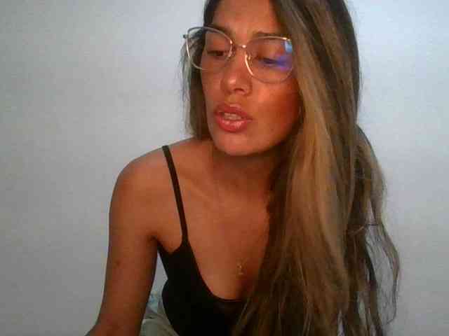 JuanaBrunette webcam