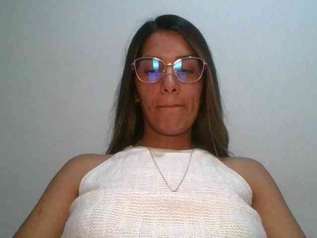 JuanaBrunette webcam