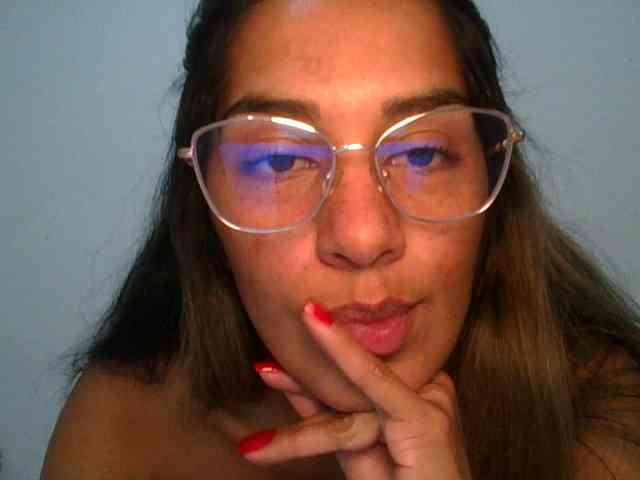 JuanaBrunette webcam