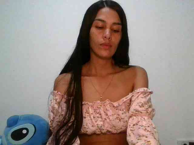 JuanaBrunette webcam