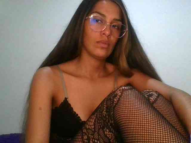 JuanaBrunette webcam