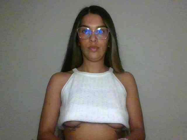 JuanaBrunette webcam