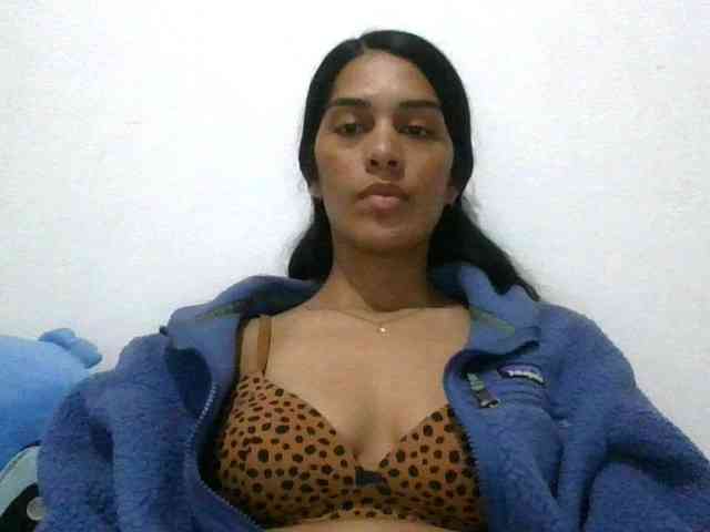 JuanaBrunette webcam