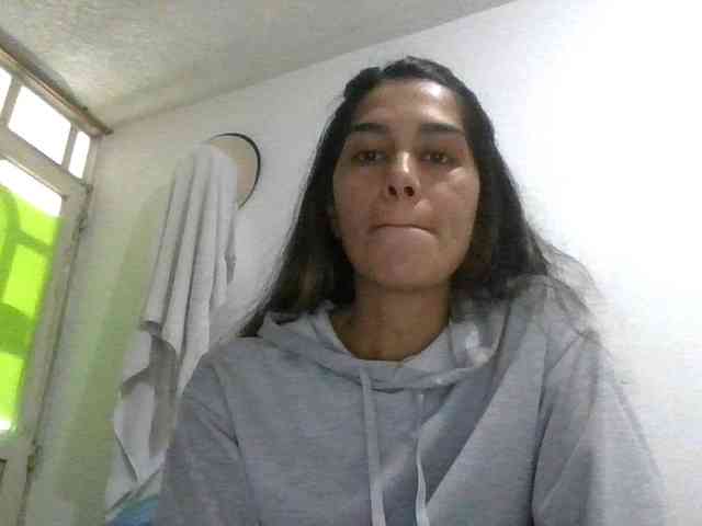 JuanaBrunette webcam