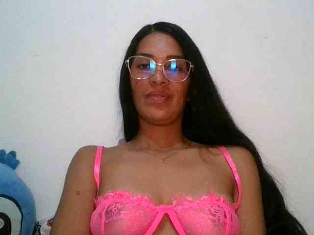 JuanaBrunette webcam