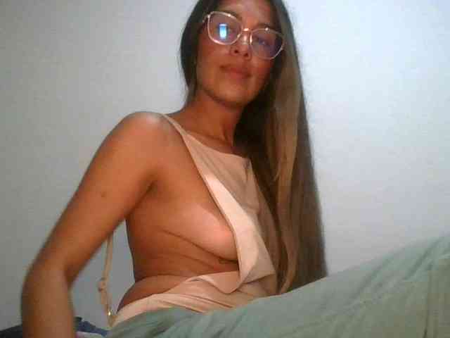 JuanaBrunette webcam