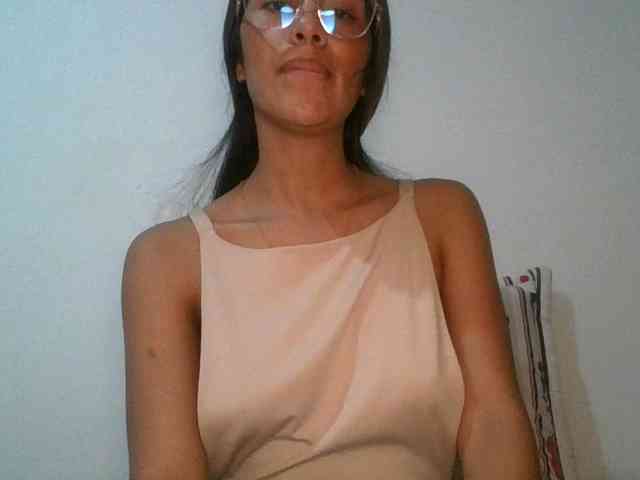 JuanaBrunette webcam