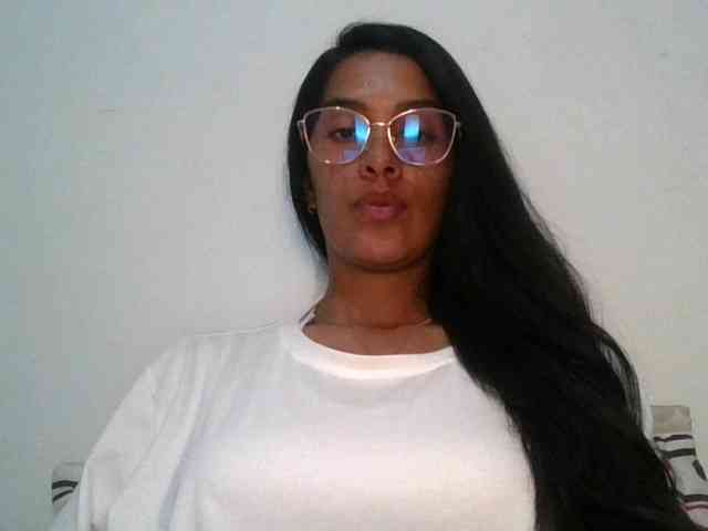 JuanaBrunette webcam