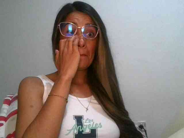 JuanaBrunette webcam