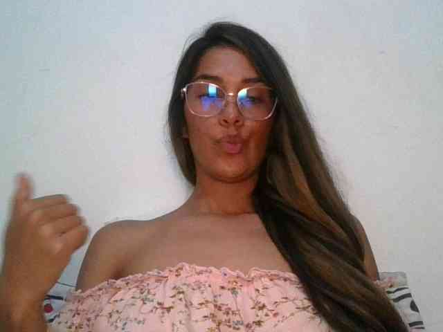 JuanaBrunette webcam