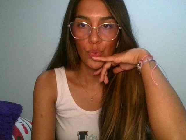 JuanaBrunette webcam