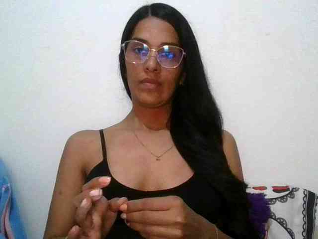 JuanaBrunette webcam