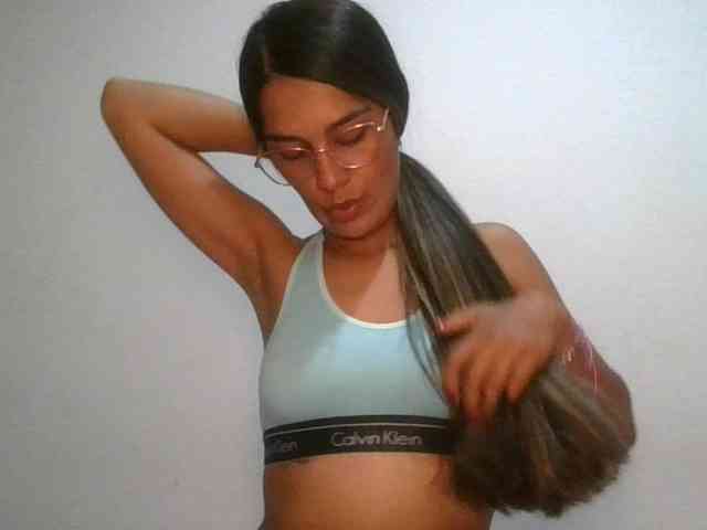 JuanaBrunette webcam