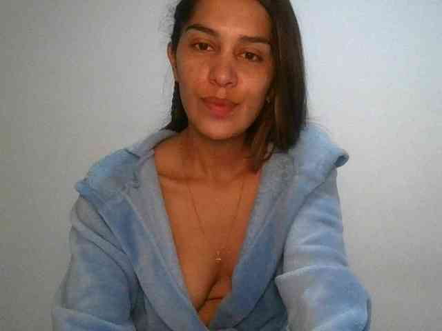 JuanaBrunette webcam