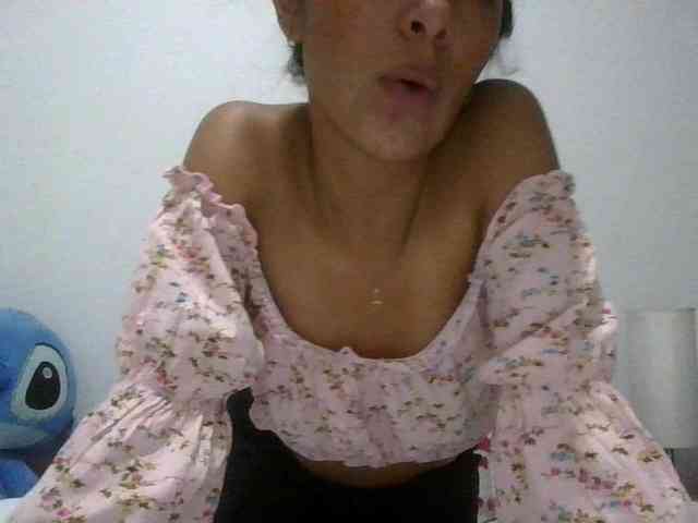 JuanaBrunette webcam