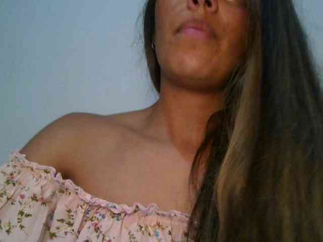 JuanaBrunette webcam