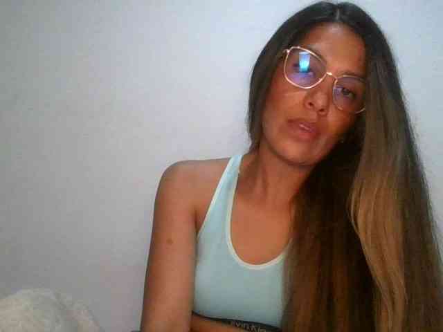 JuanaBrunette webcam