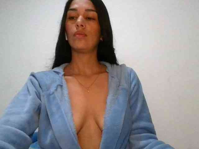 JuanaBrunette webcam