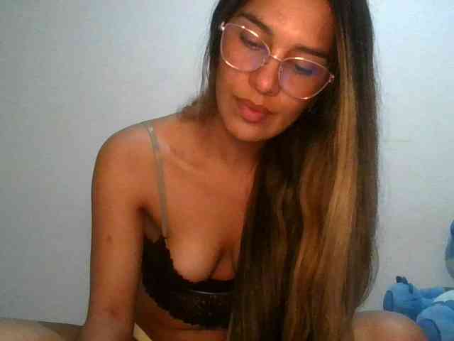 JuanaBrunette webcam