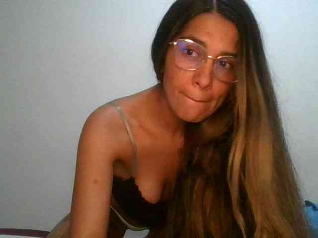 JuanaBrunette webcam