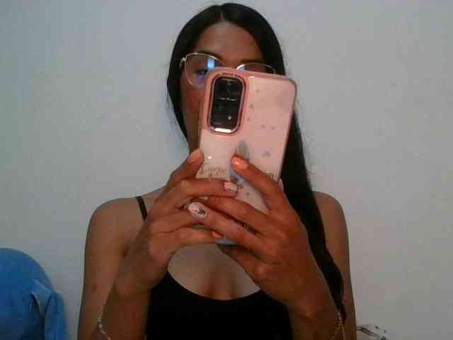 JuanaBrunette webcam