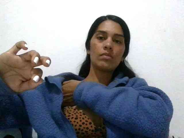 JuanaBrunette webcam