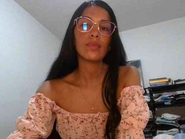 JuanaBrunette webcam