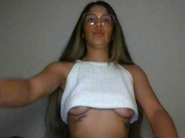 JuanaBrunette webcam