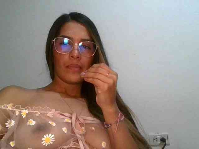 JuanaBrunette webcam