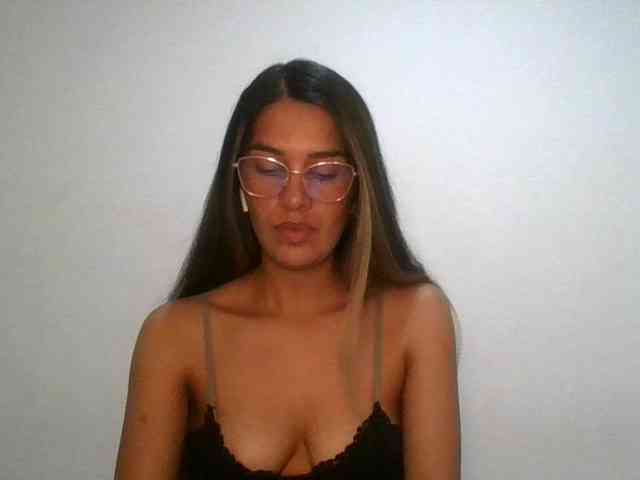 JuanaBrunette webcam