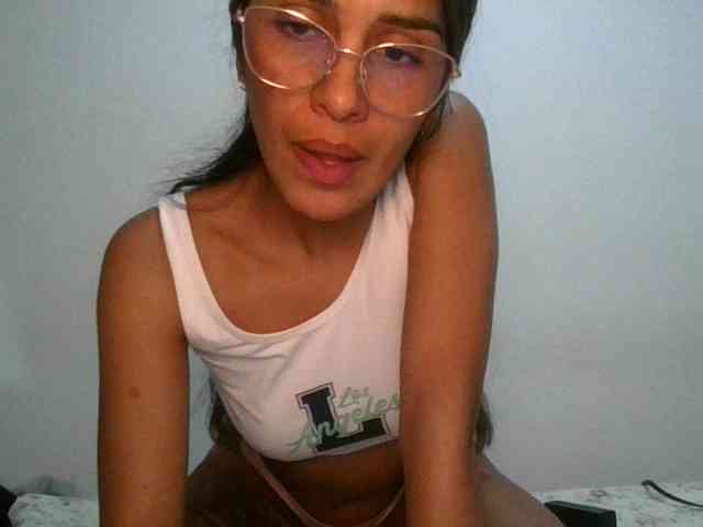 JuanaBrunette webcam