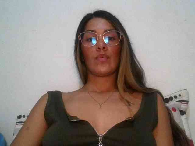 JuanaBrunette webcam