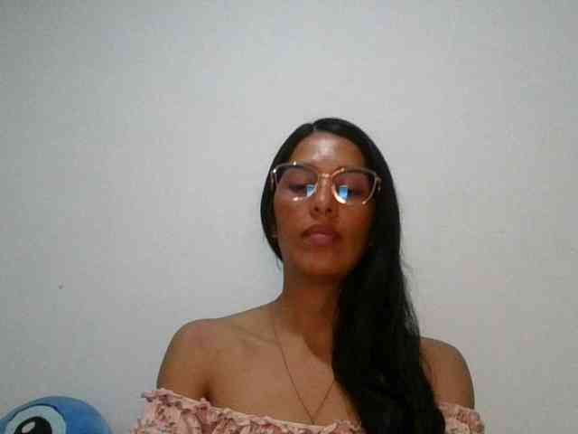 JuanaBrunette webcam