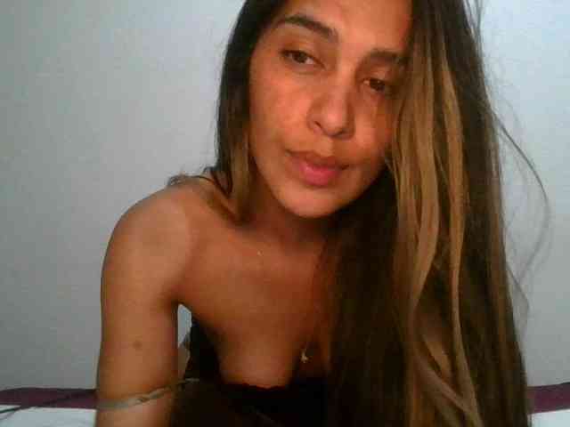 JuanaBrunette webcam