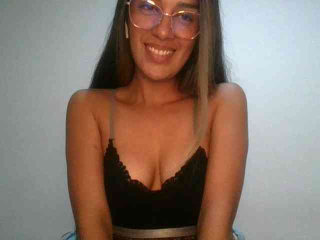 JuanaBrunette webcam